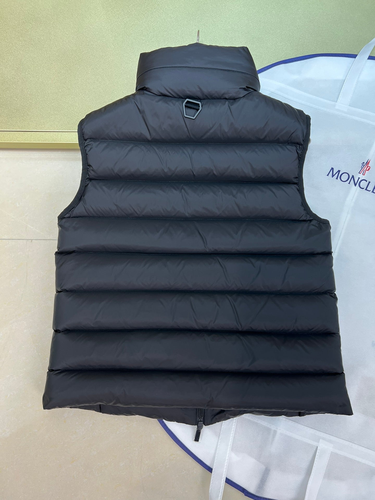 Smanicato Moncler